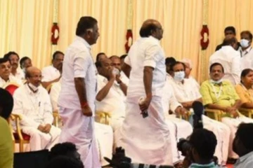 கடைசி வாய்ப்பு: ஓபிஎஸ் தேர்தல் ஆணையத்தில் முறையிடலாம் - உச்சநீதிமன்றம்