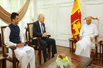 பிரதமர் தினேஷ் குணவர்தனவைச் சந்தித்த பாகிஸ்தான் உயர்ஸ்தானிகர்