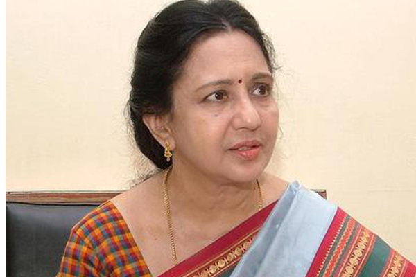 சிவாஜி கணேசனையே அசிங்கப்படுத்திய பிரபல நடிகை! மன்னிப்பு கேட்க வற்புறுத்திய படக்குழுவினர்.. | Ennira Aadai Nirmala Interview Speaks About Sivaji