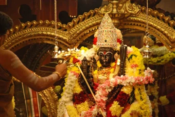 சுப நிகழிச்சி நடத்த பூக்கட்டி உத்தரவு வாங்கும் மக்கள்-விஷேச அம்மன் கோயில்
