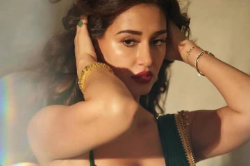 உச்சக்கட்ட கவர்ச்சியில் எல்லைமீறும் சூர்யா பட நடிகை!! வைரலாகும் வீடியோ..