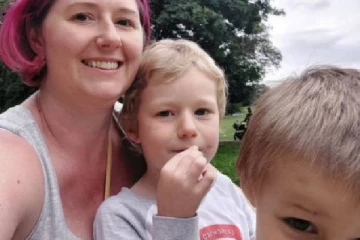 இந்த காலத்தில் இப்படி ஒரு தாயா? பலரையும் வியக்கவைத்த பெண்!