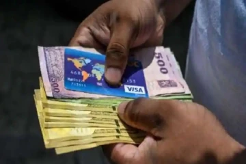 புலனாய்வுப் பிரிவு அதிகாரியின் வங்கி அட்டை மூலம் மோசடி செய்த நபர்