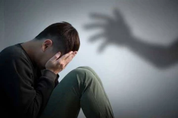 காப்பகத்தில் உள்ள சிறுவனுக்கு பாலியல் தொல்லை - 28 வயது இளம்பெண் செய்த கொடூரம் !