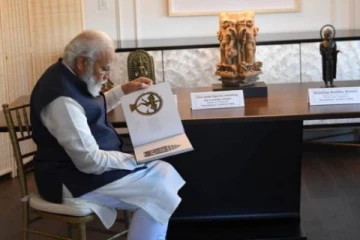 இந்திய கலாசார சின்னங்களை மீட்டு கொண்டு வரும் பிரதமர் மோடி!