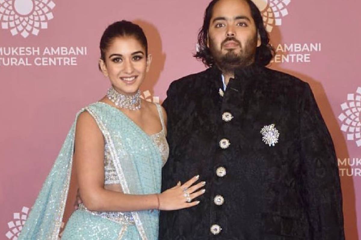 ஆனந்த் அம்பானி பிறந்தநாளை முன்னிட்டு யானைகளுக்கு 3000kg பழ விருந்து! | Anant Ambanis Birthday Fruit Buffet For Elephants