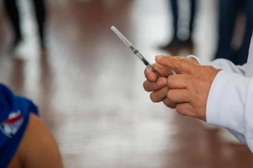 ஜேர்மனியில் தடுப்பூசி பெறுவதற்காக வரிசையில் நின்ற மக்கள்: பொலிசார் தலையிட்டதால் தெரியவந்த திடுக் உண்மை