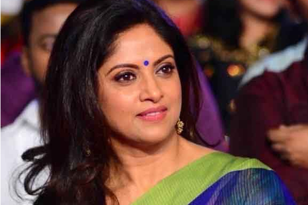 நடிகை நதியாவின் அம்மாவை பார்த்துள்ளீர்களா.. இருவரும் ஒன்றாக எடுத்துகொண்ட புகைப்படம்