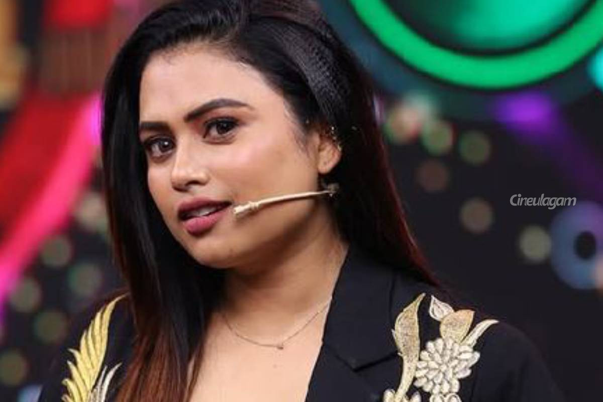 பெண்கள் அணியும் உடைகளை குறை சொல்வதை விட... சீரியல் நடிகை பரீனா ஆசாத் பேட்டி | Serial Actress Farina Azad About Women Safety