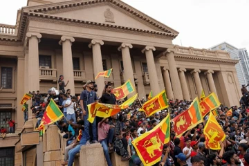 அரச கட்டிடங்களை ஆக்கிரமிக்க எவருக்கும் அனுமதி இல்லை! கைகட்டி வேடிக்கை பார்க்க மாட்டோம்: எச்சரிக்கும் பொலிஸார்