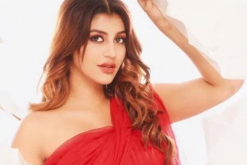 இதுதான்யா உண்மையான அரபிக் குத்து! முகம்சுழிக்க வைக்கும் நடிகை யாஷிகாவின் குத்தாட்டம்..