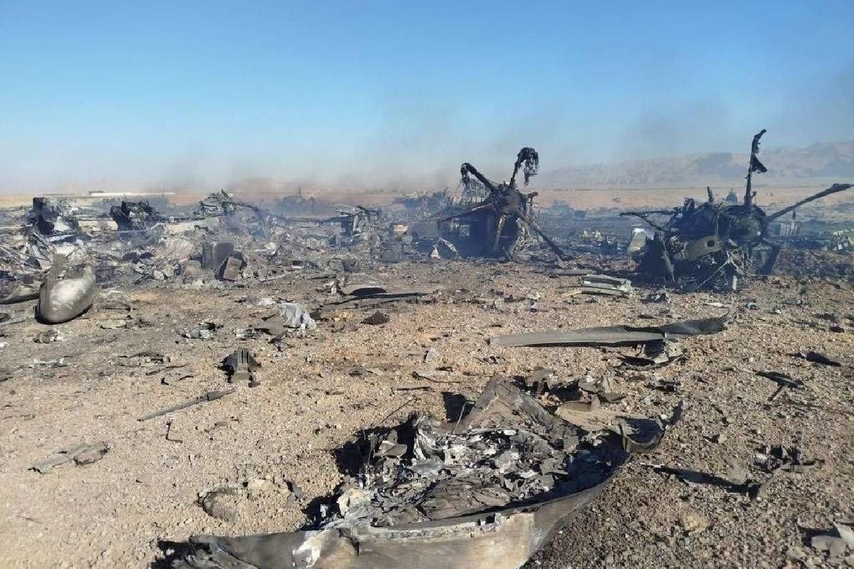 4 அமெரிக்க வானூர்திகளை சுட்டு வீழ்த்திய ஈரான் - தோல்வியடைந்த அமெரிக்க மீட்பு முயற்சி? | Iran Shot Down 2 Us C130 Aircraft Hawk Helicopter