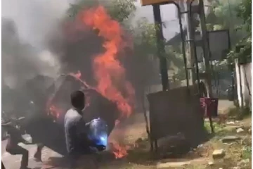 திடீரென தீப்பற்றிய முச்சக்கர வண்டியால் பதற்றம்!