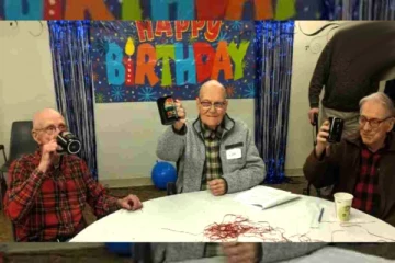 93வது பிறந்தநாளை கொண்டாடிய Triplets.. கின்னஸ் சாதனை படைத்த சகோதரர்கள்