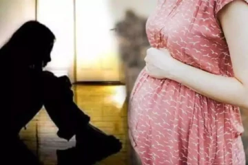 வகுப்பறையில் மயங்கி விழுந்த சிறுமி; சீரழித்த அண்ணன் - கர்ப்பத்தால் அதிர்ச்சி!