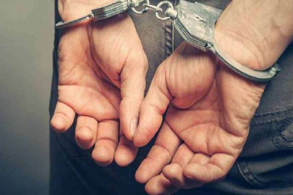 வெளிநாட்டு குற்றவாளியின் நெருங்கிய சகா ஆயுதங்களுடன் கைது | Close Associate Of Foreign Criminal Arrested