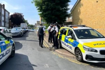 லண்டனின் 16 வயதுச் சிறுவனை கத்தியால் கொடூரமாக தாக்கிய 15 வயது சிறுவன்!