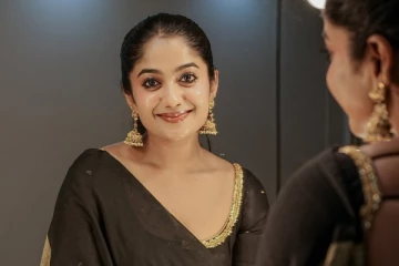 கருப்பு சேலையில் கெட்டி மேளம் சீரியல் நடிகை சௌந்தர்யா ரெட்டி.. லேட்டஸ்ட் போட்டோஷூட்..