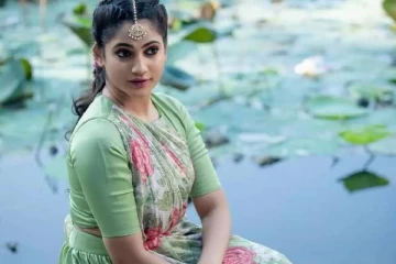 கடற்கரையில் கடல் கன்னியாக மாறிய லாஸ்லியா! வைரலாகும் புகைப்படம்