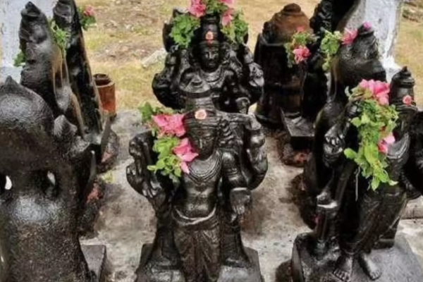 சனி பகவானை கோபப்படுத்தும் ஐந்து வார்த்தைகள்- மறந்தும் இதை சொல்லாதீர்கள் | What Shouldnt We Do On Sani Maga Thisai In Tamil