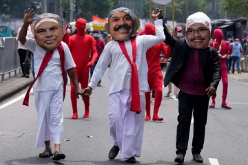 இலங்கையின் பொருளாதார நெருக்கடியும் அரசியல் கொந்தளிப்பும் - விளக்கப்படம் (Photo)