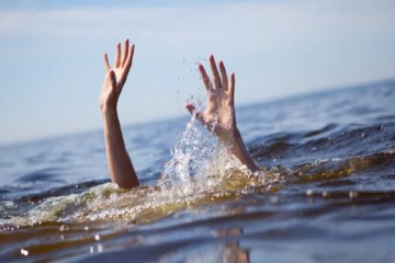 நீராட சென்ற 10 பேருக்கு நேர்ந்த பெரும் துயரம் ; இரு சடலங்கள் மீட்பு ; இலங்கையில் சம்பவம்