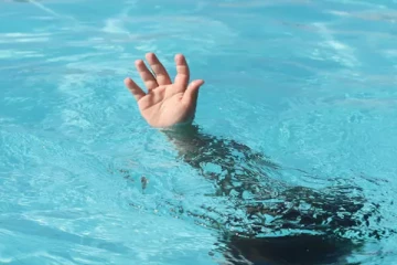 ஆற்றில் மூழ்கி காணாமல்போயுள்ள சிறுவன்