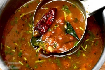 சளி, இருமல், காய்ச்சலுக்கு உடனடி தீர்வு தரும் மிளகு ரசம்! எப்படி செய்றாங்க தெரியுமா?