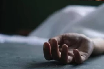 මිත්තණිය සමග දිය නාමින් සිටි දැරිය කිඹුලෙක් ඩැහැගෙන ගිහින්