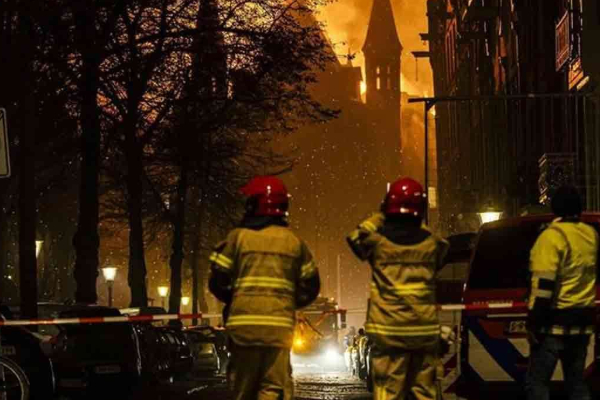 புத்தாண்டு தினத்தில் சோகம் ; பற்றி எரிந்த வரலாற்று புகழ்பெற்ற தேவாலயம் | Historic Famous Church Burned On New Year