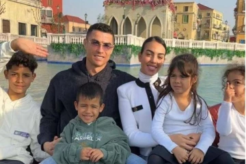 ரொனால்டோ குடும்பத்துக்காக சவுதி அரேபியாவில் நடந்த ஒரு ஆச்சரிய மாற்றம்! புகைப்படங்கள்