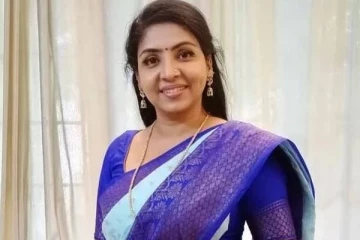 கருணாநிதி அவர்களுடன் எதிர்நீச்சல் சீரியல் நடிகை பிரியதர்ஷினி இளம் வயதில் எடுத்த புகைப்படம்- இதுவரை பார்க்காத ஒன்று