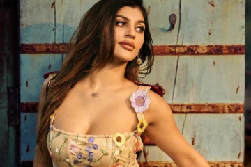 உச்சகட்ட கிளாமரில் யாஷிகா ஆனந்த்.. படுகவர்ச்சி ஸ்டில்கள்