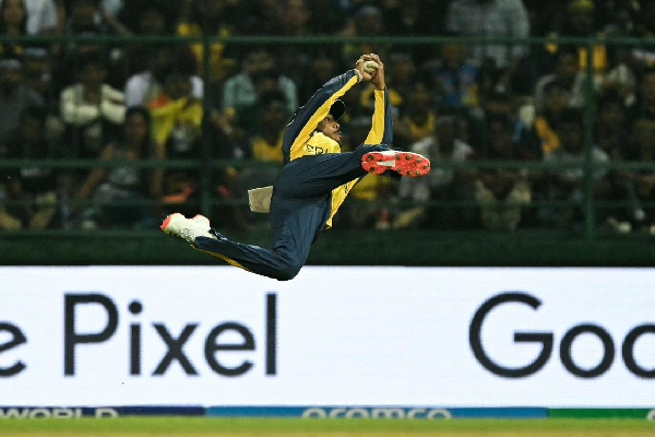 அபார வெற்றி ஈட்டிய இலங்கை : மஹேலவின் சாதனையை சமன் செய்த பதும் நிசங்க | Pathum Nissanka Breaks Multiple Records