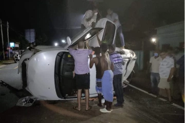 யாழில் இரவில் ஏற்பட்ட விபத்து - தெய்வாதீனமாக உயிர் தப்பிய வைத்தியர்கள்