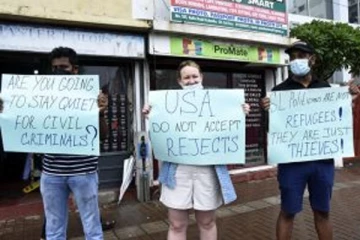 அமெரிக்கா இலங்கை அரசியல்வாதிகளிற்கு உதவக் கூடாது! - கொழும்பில் போராட்டம் (Photo)