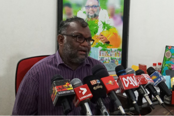 கல்முனை வடக்கு பிரதேச செயலக பிரச்சினைகளுக்கு விரைவில் தீர்வு | Kalmunai North Division Issues Dines Gunavartha