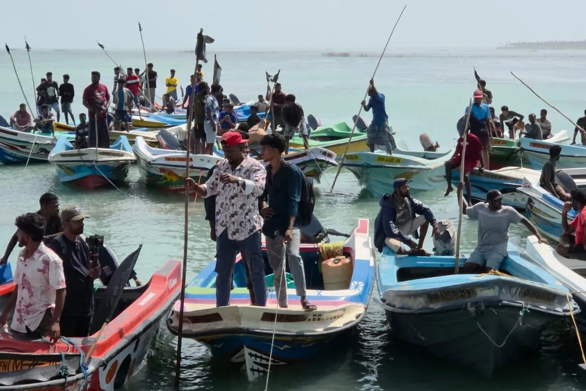 நயினாதீவு குறிகாட்டுவானில் கடல் போராட்டம் | Nainativu Kurikadduvan Fishermen Sea Protest