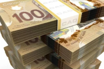 இன்னொரு லொட்டரி சீட்டு வாங்க முயன்ற கனேடிய பெண்மணிக்கு காத்திருந்த இன்ப அதிர்ச்சி