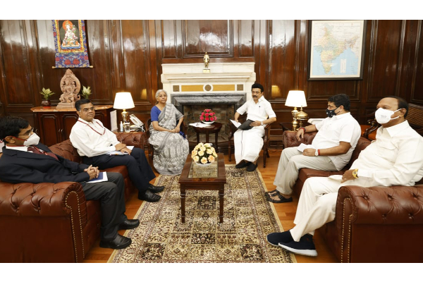 தமிழக முதலமைச்சர் மு.க.ஸ்டாலின் - மத்திய நிதியமைச்சர் நிர்மலா சீதாராமன் சந்திப்பு - தமிழ்நாடு