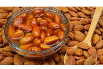 பாதாம் பருப்பை ஊற வைத்து சாப்பிடுவதால் உடலில் என்னென்ன நடக்கும்? இதோ முழு தகவல்கள்