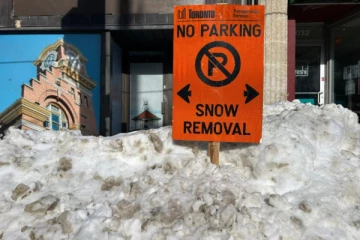 டொராண்டோவில் பனிப்பாதையில் வாகனம் நிறுத்தியவர்களுக்கு 2 மில்லியன் டொலர் அபராதம்