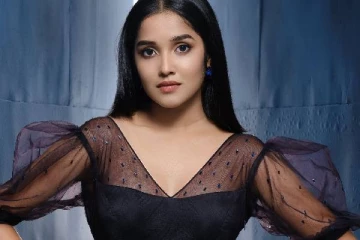 இந்த வயசுல கர்ப்பமான ரோலா? அஜித் ரீல் மகள் அனிகாவை பார்த்து ஷாக்காகும் ரசிகர்கள்..