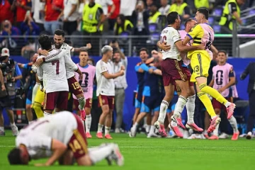 FIFA හොල්ලමින් වසර 16 ට පසු ලබපු විශිෂ්ට ජයග්‍රහණයට රසික‍යොත් හොල්මන් වෙයි - ප්‍රීති ඝෝෂා මැද ස්පාඤ්ඤය අවසන් මහා තරගයට