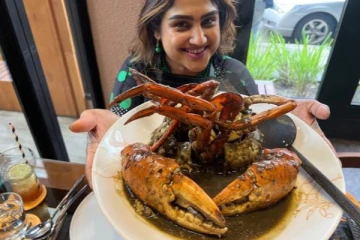 தனக்கு தானே விருந்து வைத்து அசத்திய வனிதா.... என்ன விஷேசம் தெரியுமா?