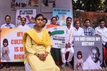 பெற்றோரைப் பிரிந்து ஜேர்மனியில் தவிக்கும் இந்தியக் குழந்தை: இந்தியர்கள் மீண்டும் ஆர்ப்பாட்டம்