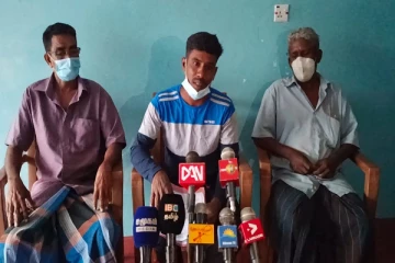 மதகுருமார்களுக்காக இயங்கும் மன்னார் அரச அதிகாரிகள் - விவசாயிகள் கவலை