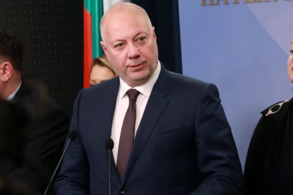 வெளிநாடொன்றில் மக்கள் போராட்டத்தினால் பதவி விலகிய அரசாங்கம் | Bulgarian Pm And Government Resign வெளிநாடொன்றில் மக்கள் போராட்டத்தினால் பதவி விலகிய அரசாங்கம் | Bulgarian Pm And Government Resign