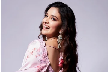 புடவை அணிந்து ரசிகர்களை கவர்ந்த கீர்த்தி சுரேஷ்.. வைரலாகும் புகைப்படங்கள்