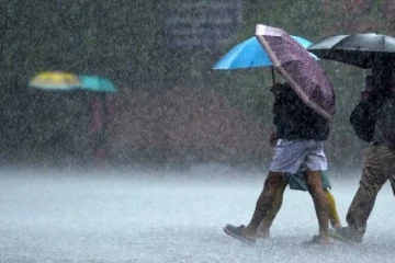 இன்றும் கொட்டி தீர்க்கப்போகும் மழை